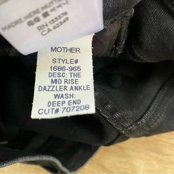 New MOTHER The Mid Rise Dazzler Ankle Jeans Straight Leg Denim in Deep End Black - Picture 12 of 16